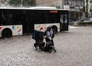 前往希腊的游客将面临暴风雨和强风，假期警告